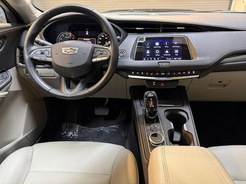 Stellar Black Metallic 2023 Cadillac XT4 Luxury