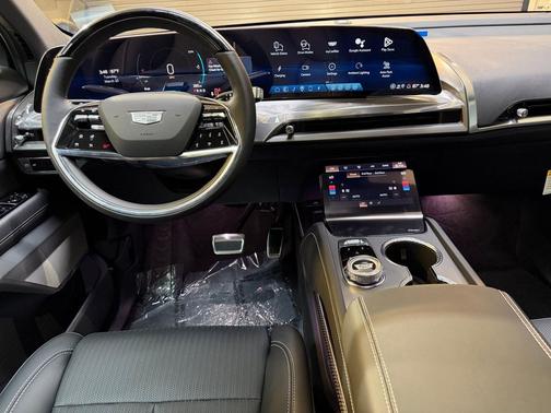 Stellar Black Metallic 2026 Cadillac VISTIQ Sport