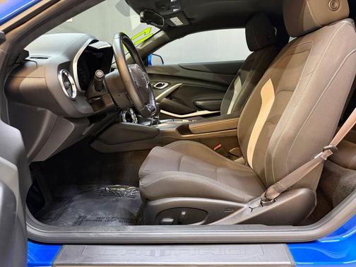 Hyper Blue Metallic 2017 Chevrolet Camaro 1LT