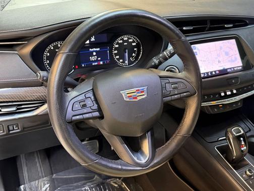 Crystal White Tricoat 2019 Cadillac XT4 Sport
