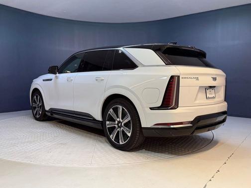 2025 Cadillac Escalade IQ Luxury 1