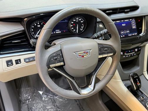 2022 Cadillac XT6 Premium Luxury FWD