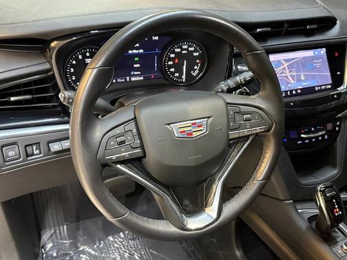 2022 Cadillac XT6 Premium Luxury FWD