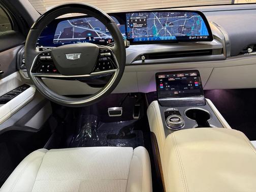 2026 Cadillac VISTIQ Sport