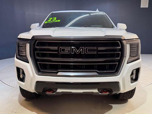 Summit White 2023 GMC Yukon 4WD AT4