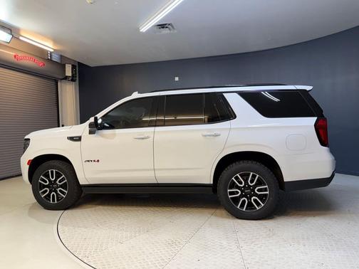 Summit White 2023 GMC Yukon 4WD AT4