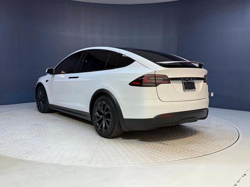 2024 Tesla Model X Long Range