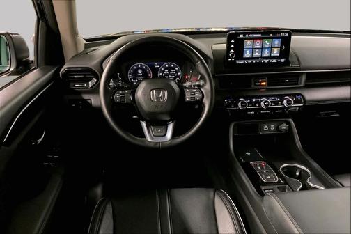 Crystal Black Pearl 2023 Honda Pilot AWD Elite