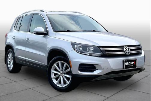 Reflex Silver Metallic 2017 Volkswagen Tiguan 2.0T Wolfsburg Edition