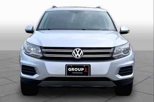 Reflex Silver Metallic 2017 Volkswagen Tiguan 2.0T Wolfsburg Edition