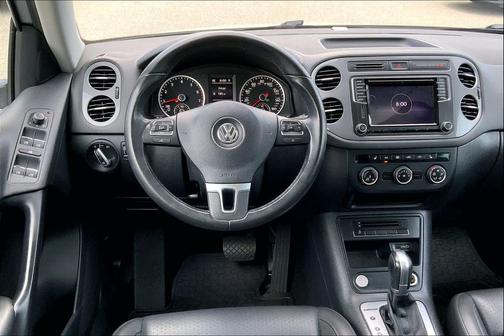 Reflex Silver Metallic 2017 Volkswagen Tiguan 2.0T Wolfsburg Edition