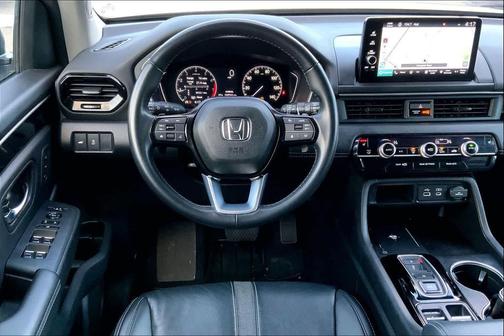 2023 Honda Pilot Touring 8-Passenger