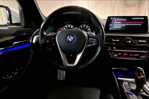 Alpine White 2018 BMW 530 xDrive