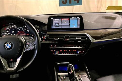 Alpine White 2018 BMW 530 xDrive