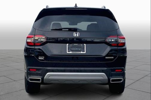 2023 Honda Pilot Touring 8-Passenger