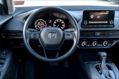 Platinum White Pearl 2023 Honda HR-V LX