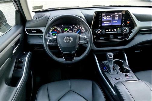 2021 Toyota Highlander Hybrid XLE