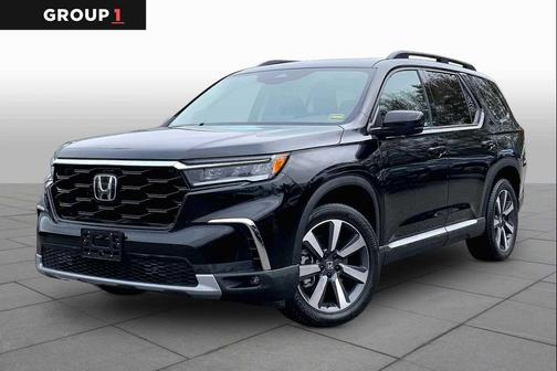 Crystal Black Pearl 2024 Honda Pilot Touring 8-Passenger