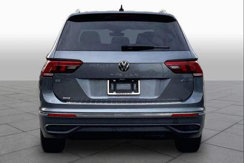 Platinum Gray Metallic 2024 Volkswagen Tiguan 2.0T SE 4MOTION