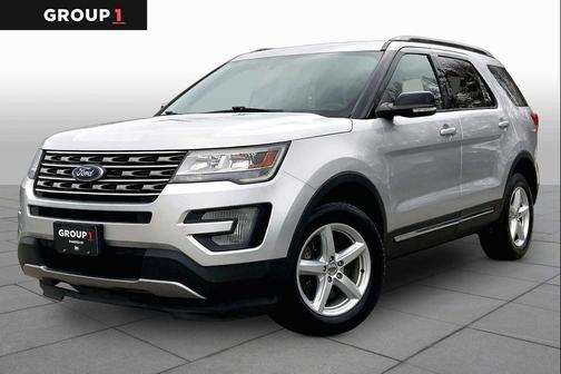 Ingot Silver Metallic 2017 Ford Explorer XLT