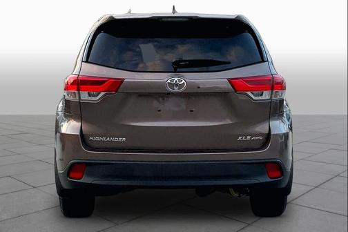 Toasted Walnut Pearl 2017 Toyota Highlander XLE