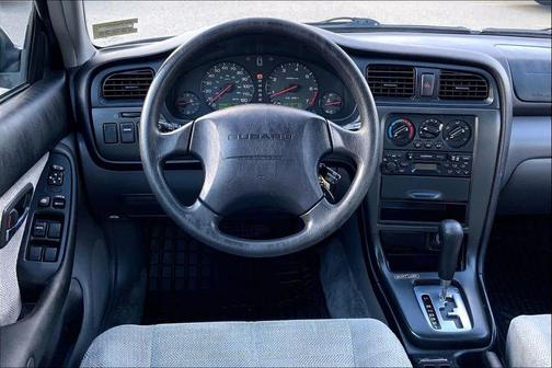 Deep Sapphire Pearl 2002 Subaru Legacy Base