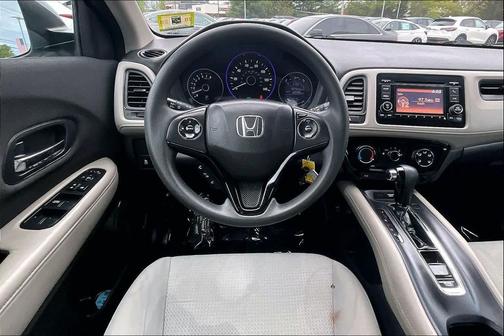 Lunar Silver Metallic 2021 Honda HR-V LX