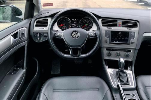 2017 Volkswagen Golf TSI S 4-Door