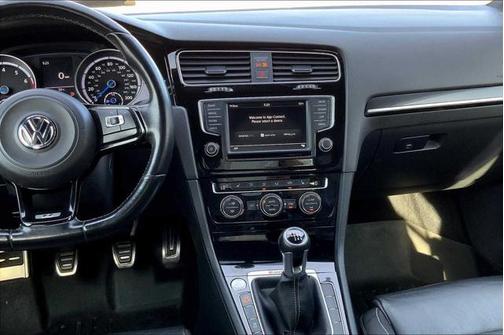 2016 Volkswagen Golf R 4-Door