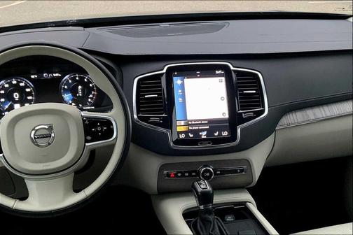 2022 Volvo XC90 T6 Inscription