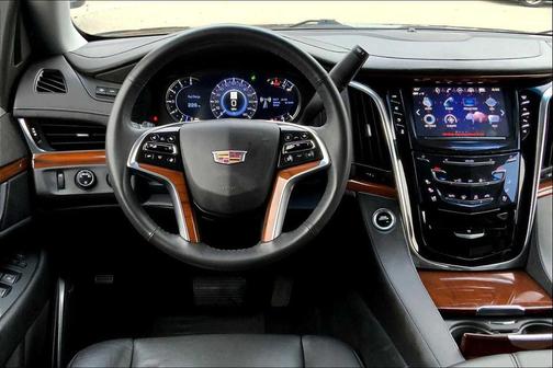 2017 Cadillac Escalade Luxury