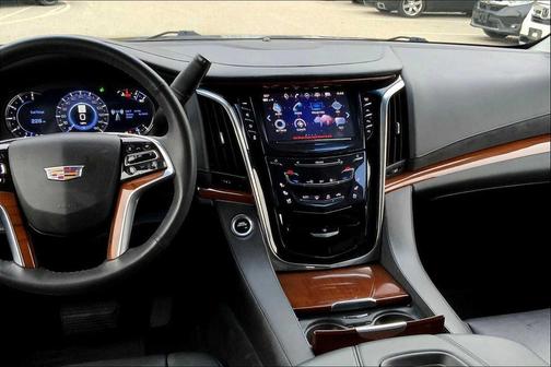 2017 Cadillac Escalade Luxury