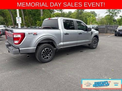 ICONIC SILVER METALLIC 2023 Ford F-150 XL