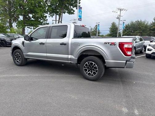 ICONIC SILVER METALLIC 2023 Ford F-150 XL