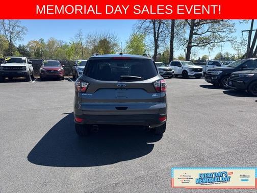 MAGNETIC METALLIC 2017 Ford Escape SE