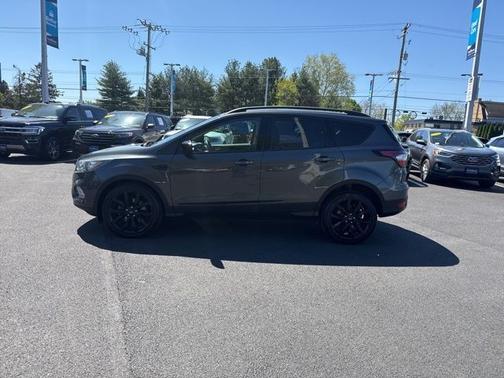 MAGNETIC METALLIC 2017 Ford Escape SE