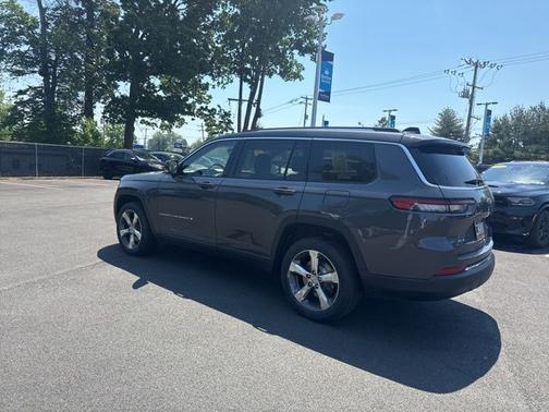 Metallic 2021 Jeep Grand Cherokee LIMITED