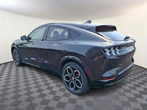 2022 Ford Mustang Mach-E GT