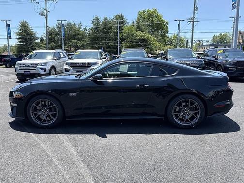2021 Ford Mustang ECOBOOST