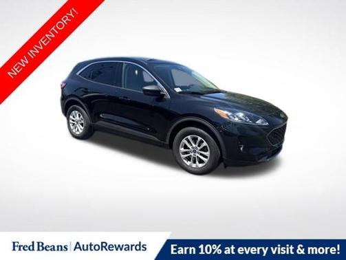 AGATE BLACK METALLIC 2022 Ford Escape SE