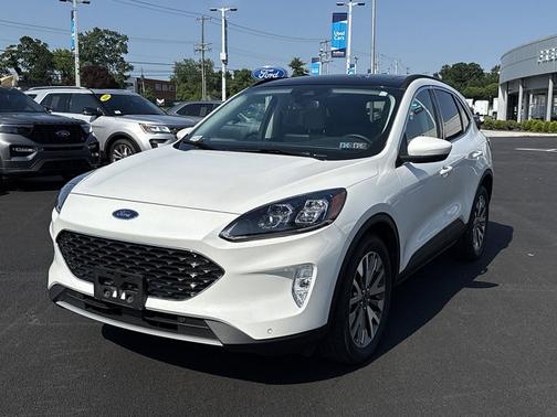 2022 Ford Escape TITANIUM