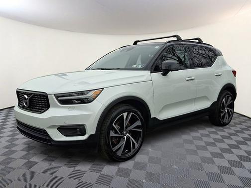 2022 Volvo XC40 T5 R-DESIGN