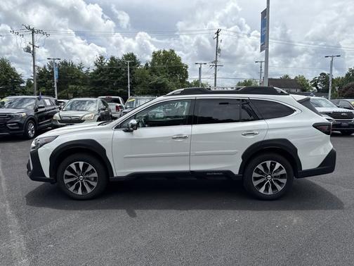 2023 Subaru Outback TOURING