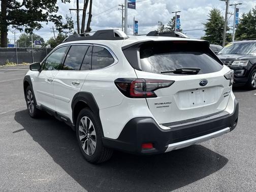 2023 Subaru Outback TOURING