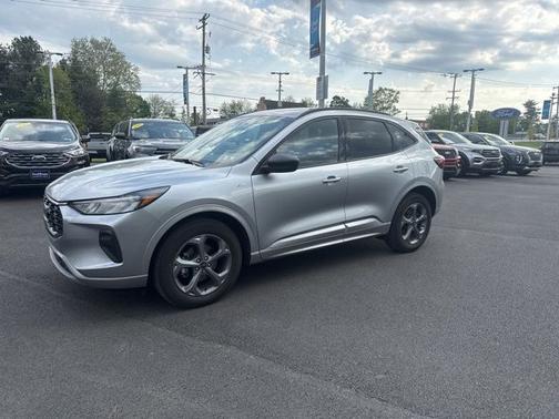 ICONIC SILVER METALLIC 2023 Ford Escape ST-LINE
