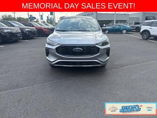 ICONIC SILVER METALLIC 2023 Ford Escape ST-LINE