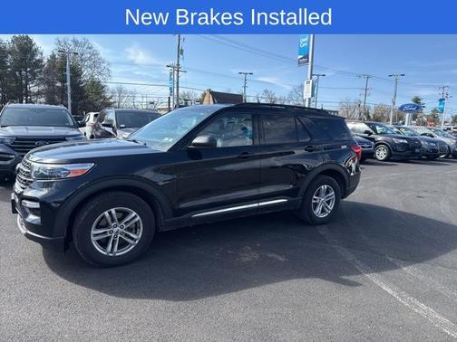 AGATE BLACK METALLIC 2022 Ford Explorer XLT
