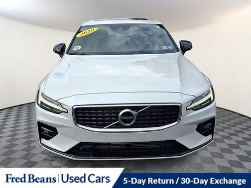 2019 Volvo S60 T6 R-DESIGN