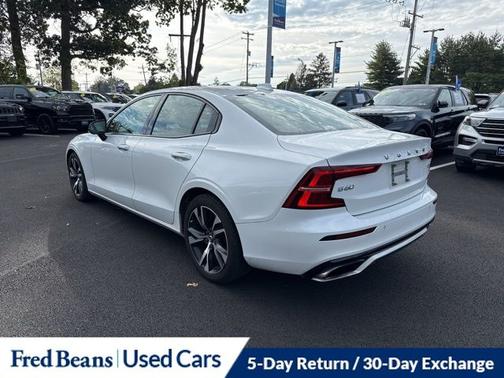 2019 Volvo S60 T6 R-DESIGN