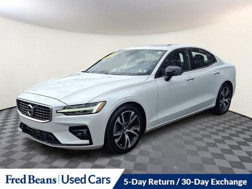 2019 Volvo S60 T6 R-DESIGN
